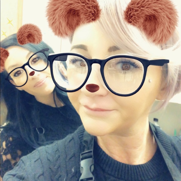 Meet your Posher, Stacy - Picture 4 of 5